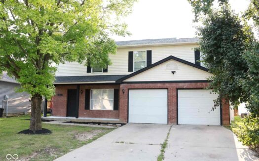 4032 Waterfield Dr, Indianapolis, IN 46235