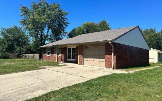 8704 Montery Rd, Indianapolis, IN 46226-5550